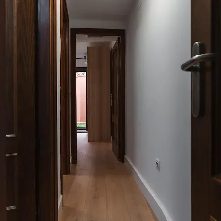 Tuanfitrion Zafiro Elvira Centre * Granada