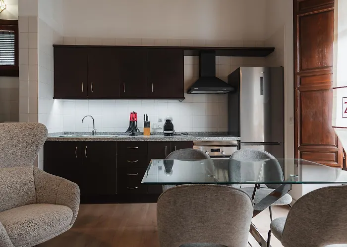 Tuanfitrion Zafiro Elvira Centre Appartement *