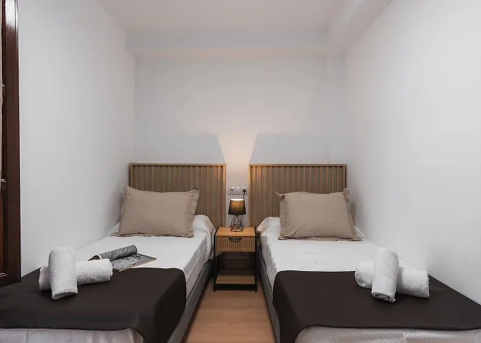 Tuanfitrion Zafiro Elvira Centre Appartement *